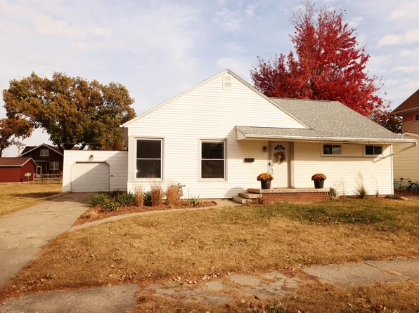 607 E 2nd St, Madrid, IA 50156