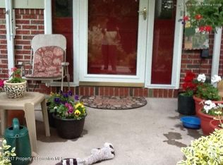10 Earl Dr, Clarks Summit, PA 18411