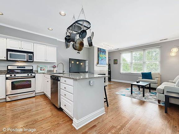 2nd image of 2843 N Lincoln Ave APT 213