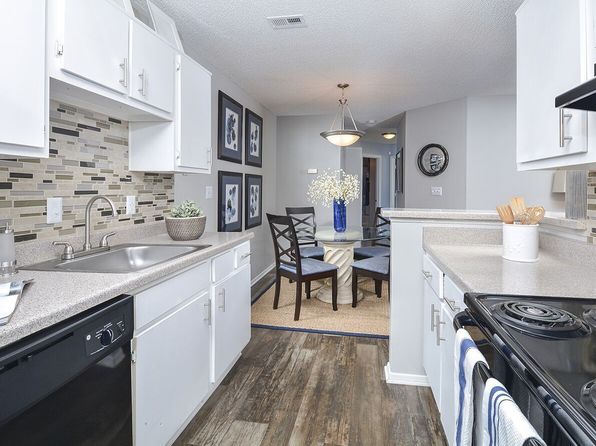 1 Magnolia Cir #1812