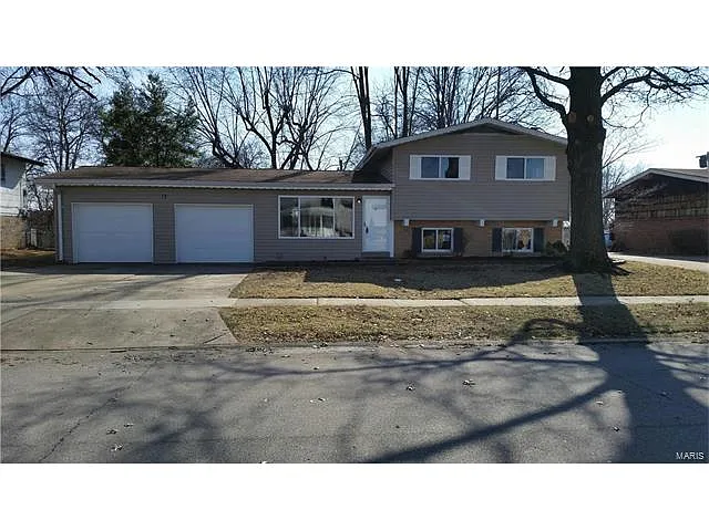 17 Trinity Ln photo 1