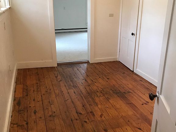 Bonus room w/ closet, attached to master.