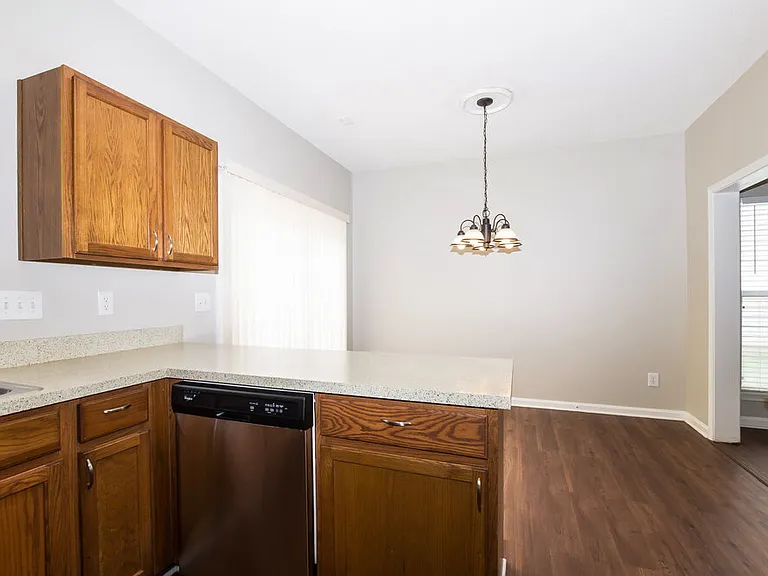 10415 Battle Ct — Photo 7