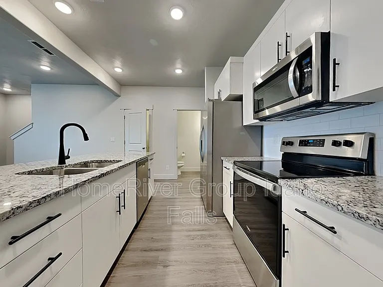 651 S 2400 W #3102 — Photo 2
