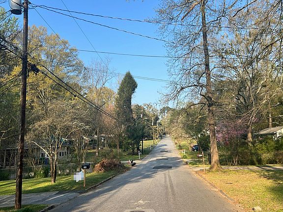 5th image of 3095 Francine Dr