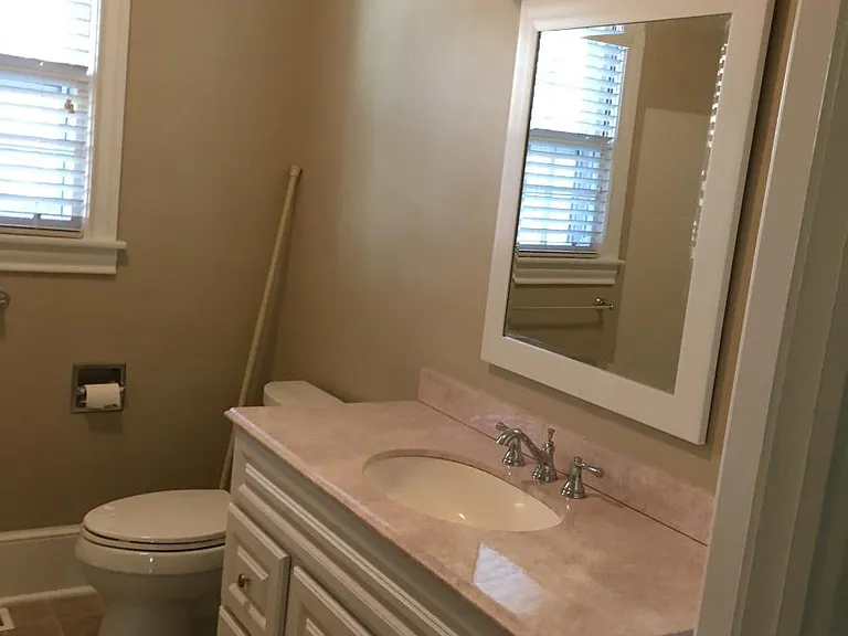 122 Harrington Ave — Photo 10