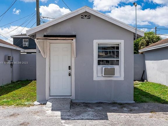 5th image of 12101 Everglades St #5