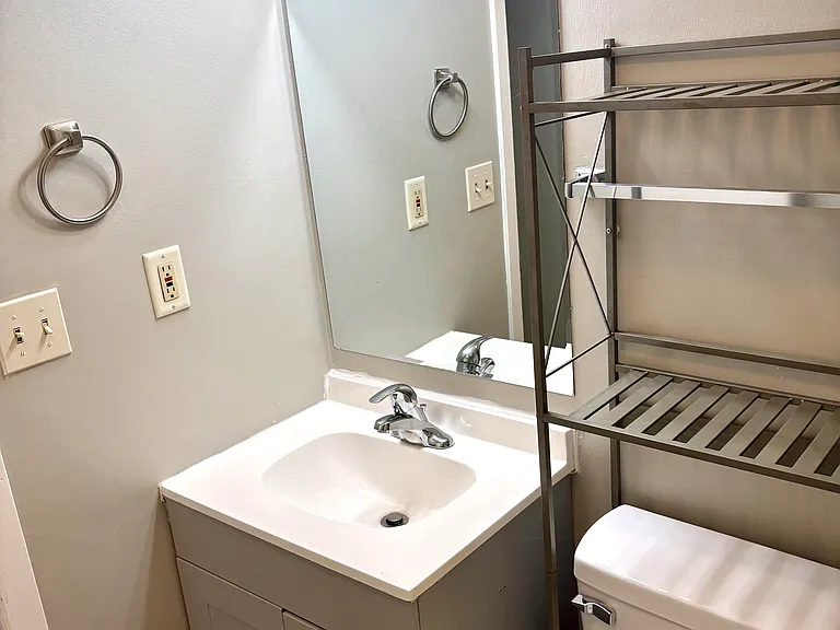 4028 N Illinois Ave #4 — Photo 7