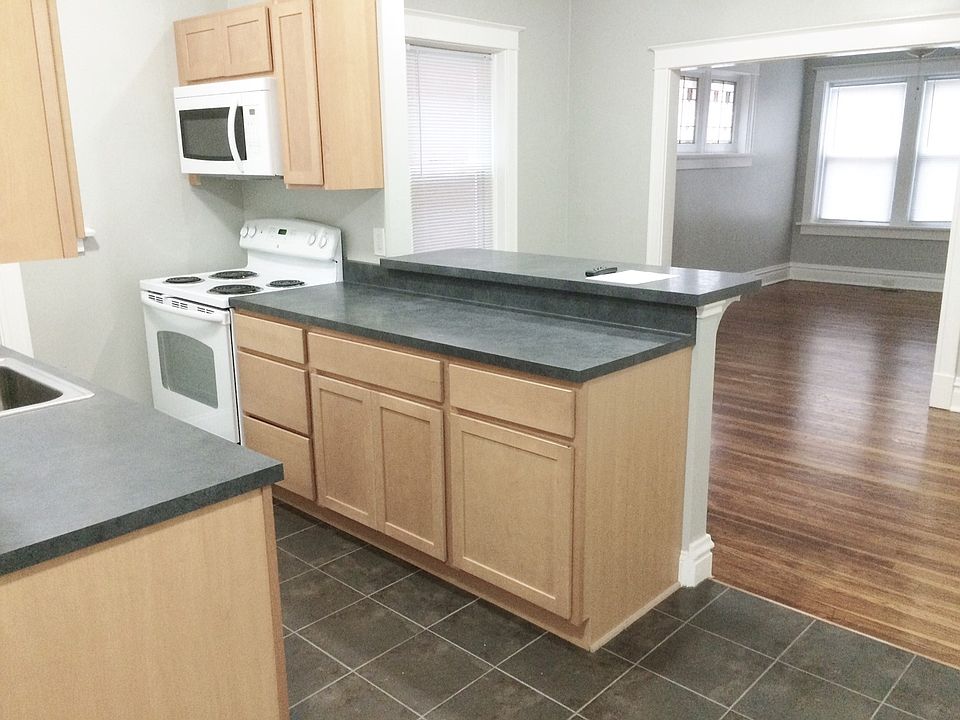 Kitchen, dining, family room view