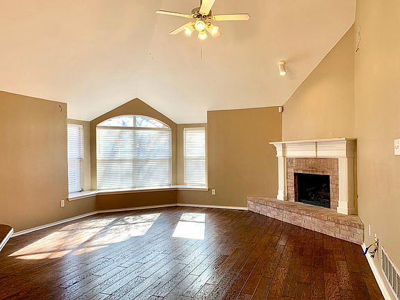 2nd image of 10707 Sweetwater Dr