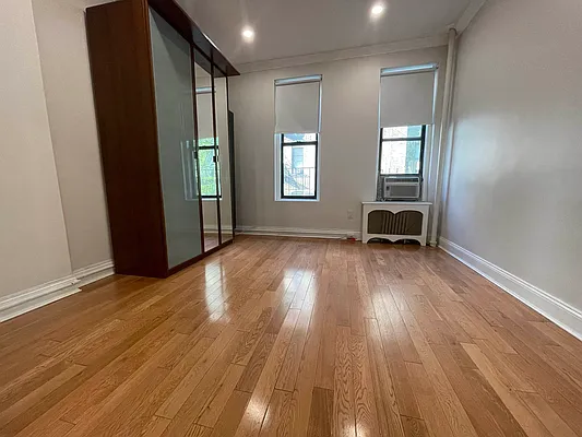 Rented by R New York | media 19