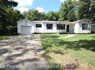 305 N 21st St, Van Buren, AR 72956