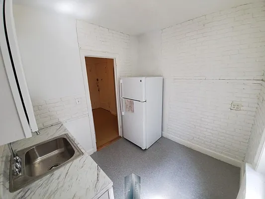 Rented by Skyline Group Real Estate | media 4