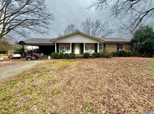 585 Ranch Rd, Hamilton, AL 35570