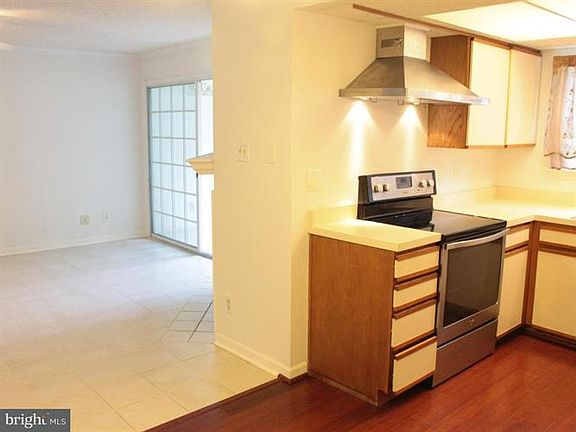 5th image of 12109 Green Ledge Ct #59