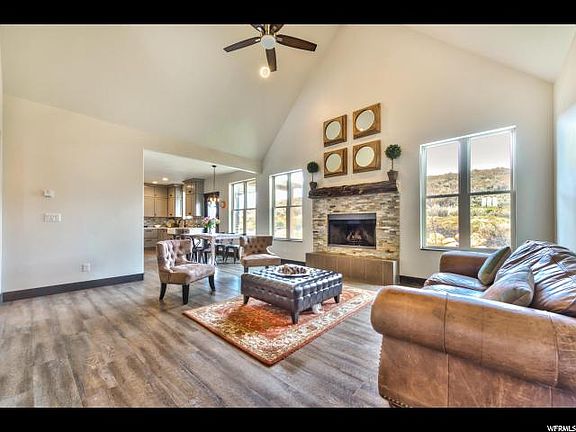 5th image of 914 E Silver Sage Dr
