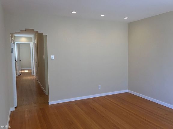 5th image of 250 Castro St APT 5