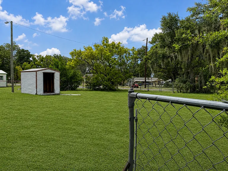404 Normandy St — Photo 14