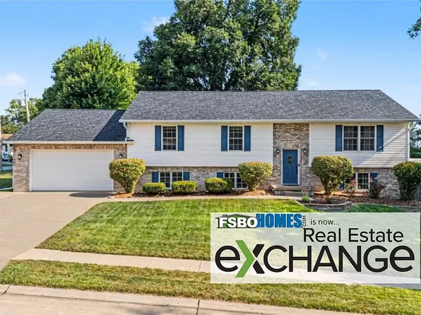 1303 Bridgeview Pl, Le Claire, IA 52753