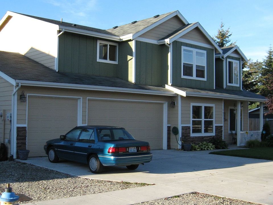 2nd image of 805 Mountain Aire Ln NW