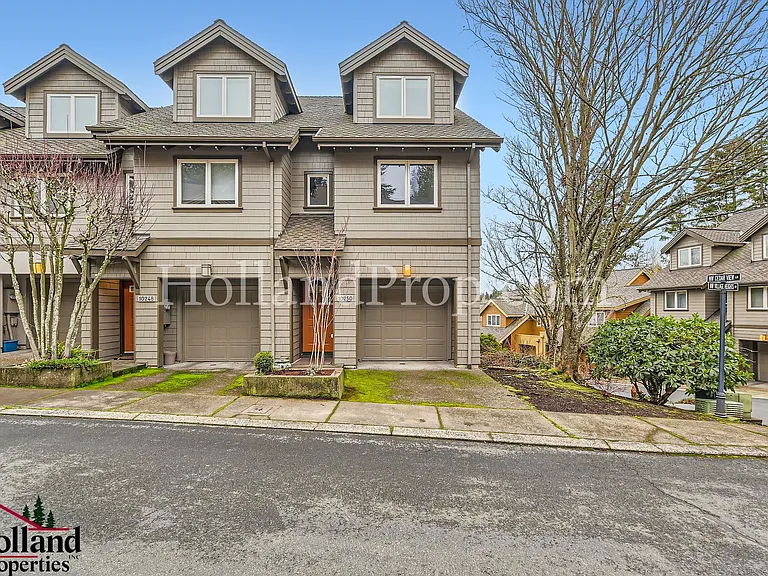 10250 NW Village Heights Dr — Photo 1