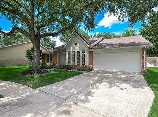 1915 Iron Rdg, Sugar Land, TX 77478