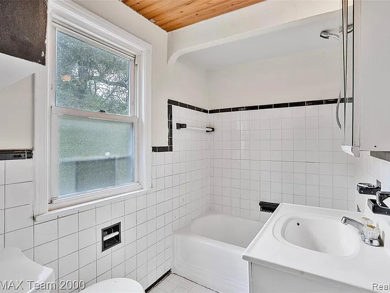 2607 Weithoff Ct — Photo 15