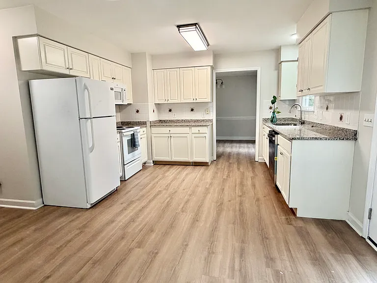 1912 Jupiter Hills Ct — Photo 24