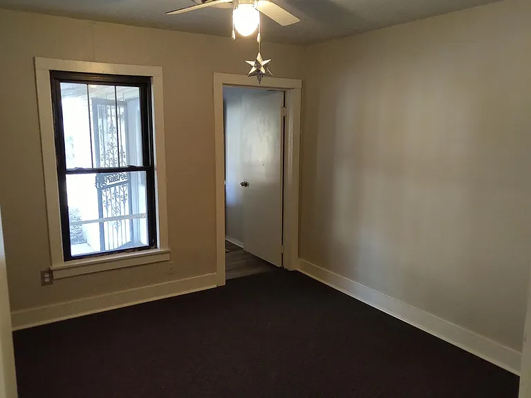718 W Monroe Ave — Photo 7