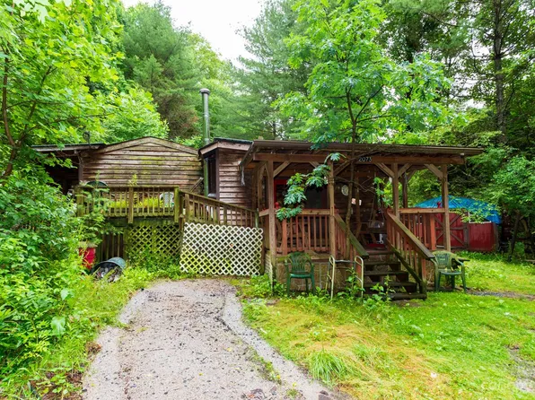 2073 White Oak Rd, Bakersville, NC 28705