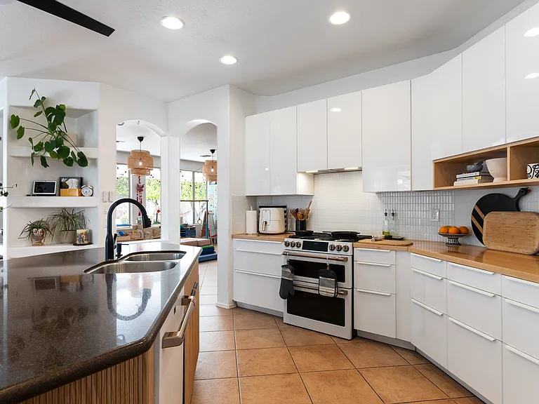 5907 W Straight Arrow Ln — Photo 11