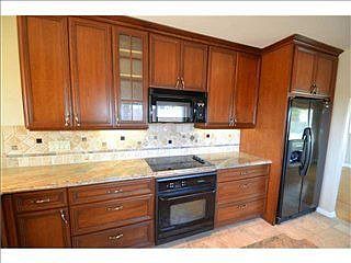 4th image of 3572 Princeton Ave