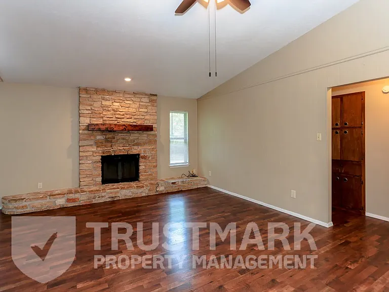 1230 Preswick Cir — Photo 6