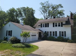 29119 Edgewood Rd, Bay Village, OH 44140