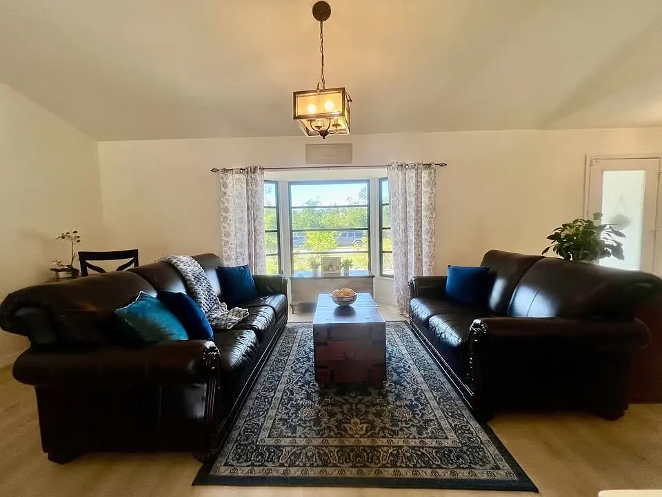 3 bed, 1828 sqft, $215 — Photo 4