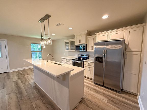5th image of 1456 Camrose Pl