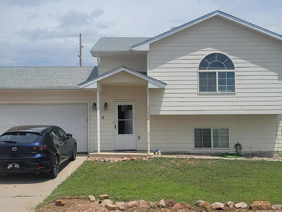 219 E Arvada Dr