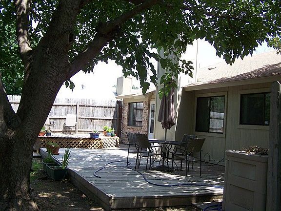 4th image of 5924 Sea Breeze Ln