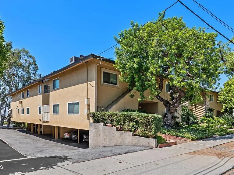 385 Cliff Dr #8 — Photo 36