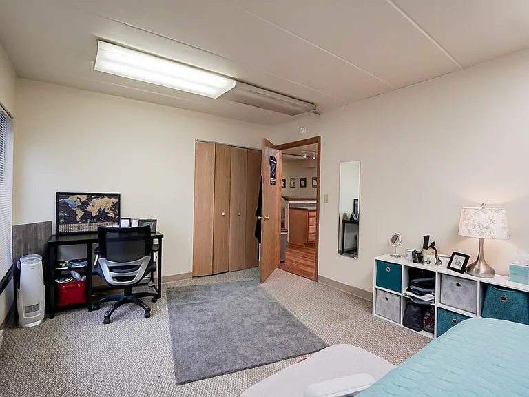 Inez Apartments — Photo 36