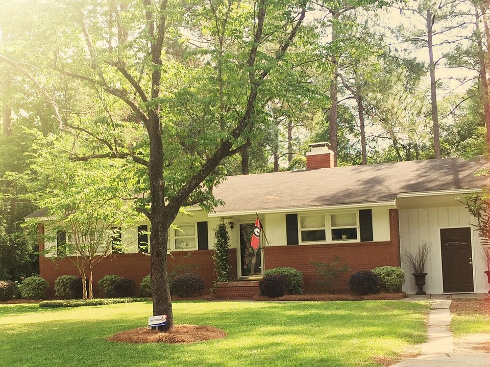 1st image of 2113 Hillcrest Dr