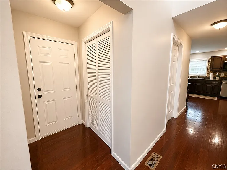 923 Emmett St — Photo 13