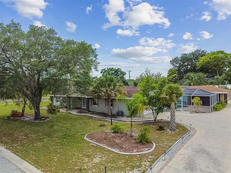 1302 Brandonwood Dr — Photo 4