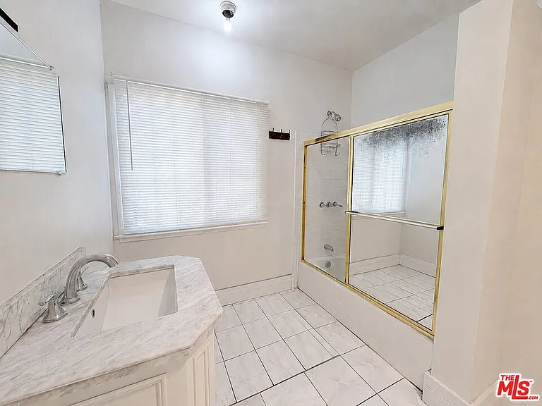 1188 W 37th Dr — Photo 3