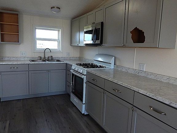 4th image of 7689 Sand Rd