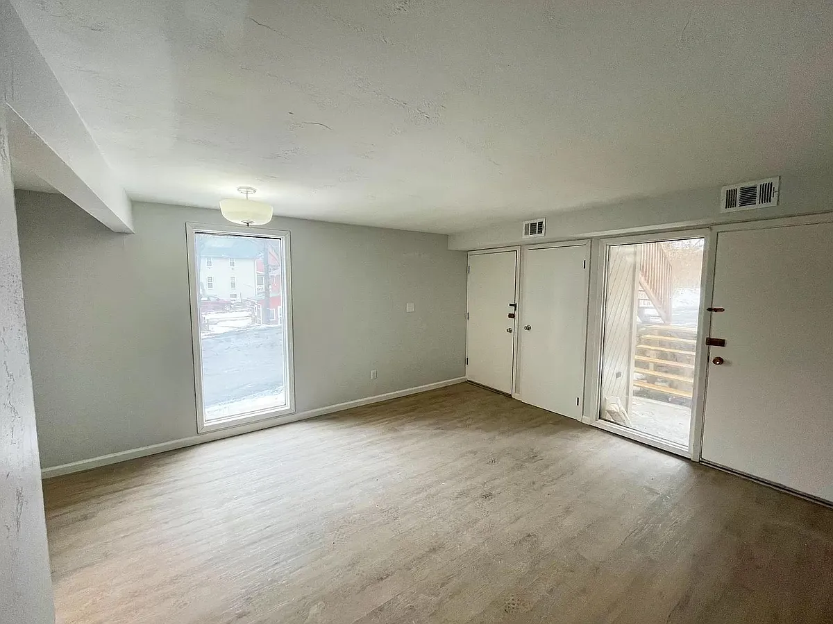 Building Photo - 3417 Evergreen Rd #B
