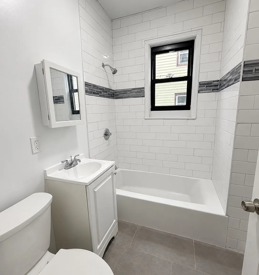 3 bed, $3,400 — Photo 2