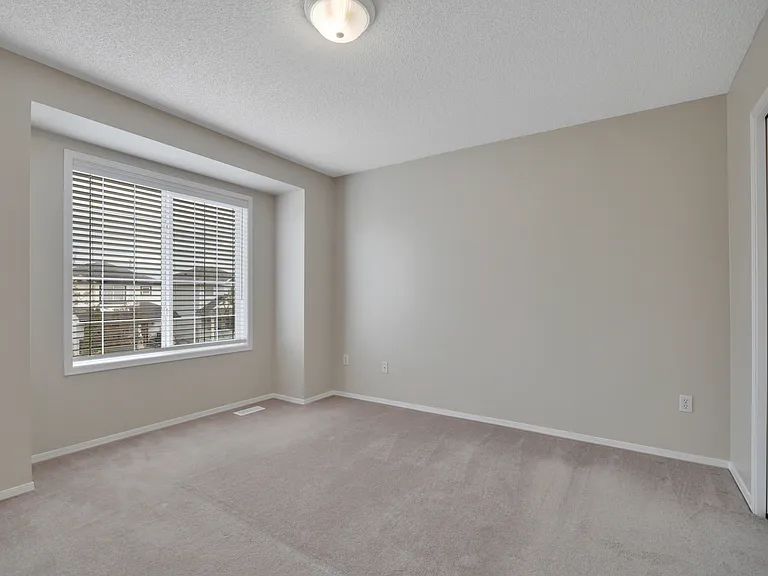 37 Vaughn Ave #37 — Photo 28