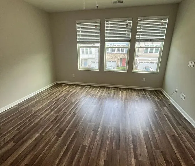1423 Salem Creek Dr — Photo 12