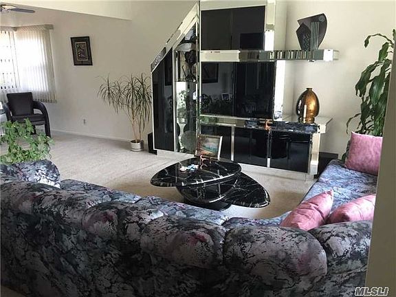 2nd image of 29 Croyden Ln